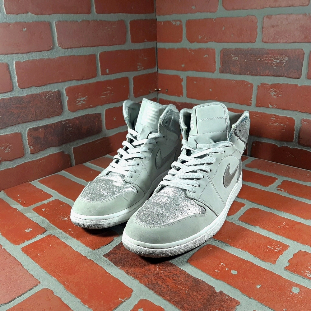 25th ANNIVERSARY JORDAN 1 SILVER